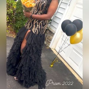 Womens Gown sz 14 cut very small